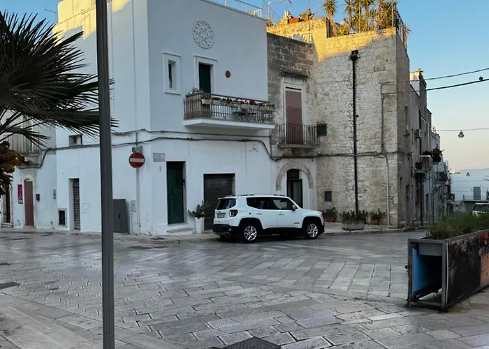 Una Biancasa